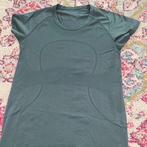 Lululemon swiftly tee